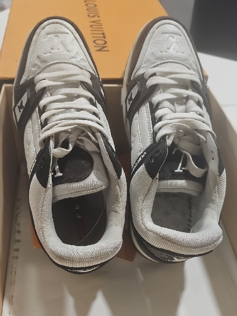 Louis Vuitton Black and White LV Logo Running Sneakers - Picture 2 of 4